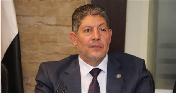 مساعد رئيس حزب «المصريين» يثمن جهود بدر عبد العاطي في تطوير الخدمات القنصلية