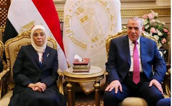   رئيسة هيئة النيابة الادارية تهنئ رئيس محكمة النقض بمناسبة توليه منصبه الجديد