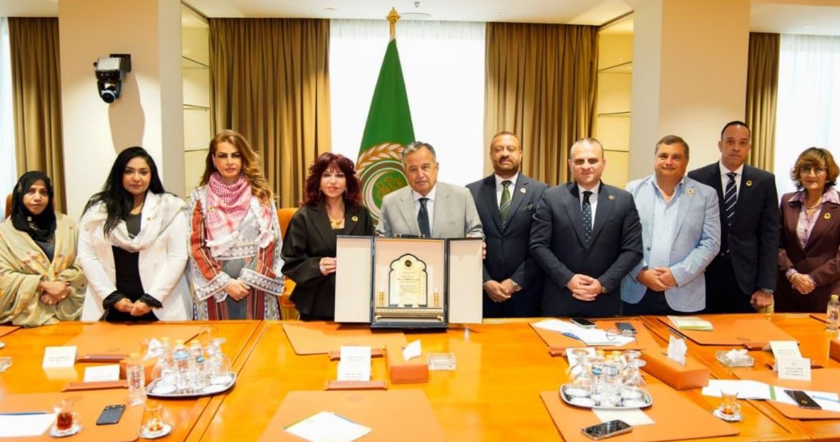 الأمين العام لجامعة الدول العربية يستقبل وفد اتحاد المستثمرات العرب