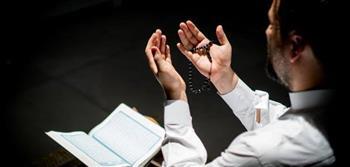 هل يجوز ترديد الأذكار وأنا مشغول في العمل؟
