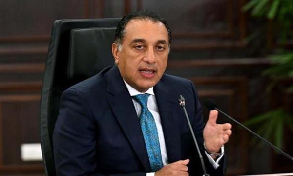 رئيس الوزراء يستعرض الموقف التنفيذى لمشروع مبنى الركاب (4) بمطار القاهرة