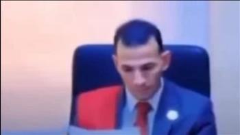 وفاة متهم في قضية «المستشار المزيف» داخل محبسه إثر أزمة قلبية حادة