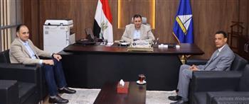 محافظ دمياط يبحث تطوير القطاع الزراعي مع مدير الزراعة الجديد