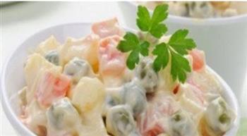 طريقة تحضير سلطة البطاطس الباردة بالمايونيز والخردل.. طبق جانبي بطعم المطاعم