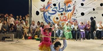 «شاطئ الفن» يشعل أجواء رأس البر بعروض الأطفال والموسيقى العربية