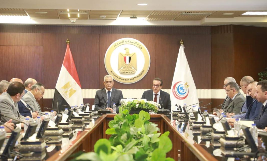 وزيرا الصحة والانتاج الحربي يبحثان مستجدات عدد من المشروعات القومية المشتركة
