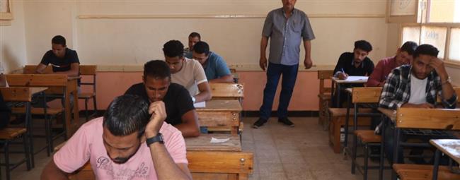 انتظام امتحانات الدور الثاني للدبلومات الفنية في المحافظات