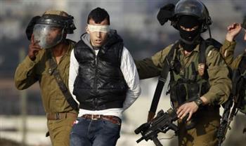   قوات الاحتلال تعتقل عددا من الفلسطينيين خلال عملية عسكرية بمخيم قلنديا شمال القدس