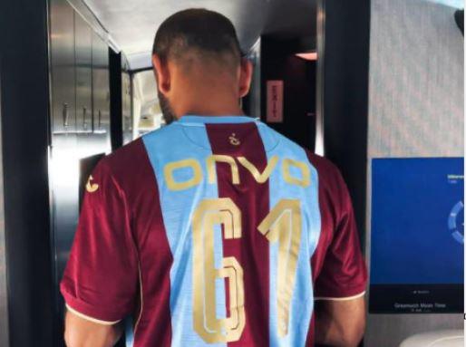 رقم 61.. السر وراء اختيار محمد صلاح لقميصه الجديد في طرابزون سبور ؟