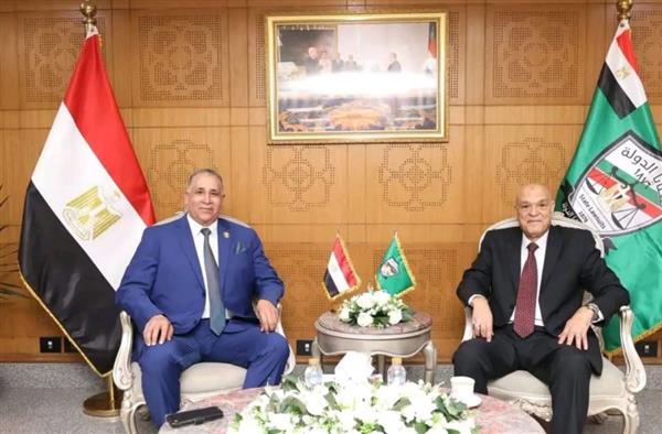 رئيس هيئة قضايا الدولة يستقبل نقيب المحامين في زيارة تهنئة