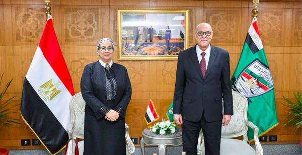 رئيسة القومي للمرأة تزور رئيس هيئة قضايا الدولة لتهنئته بتولي منصبه الجديد