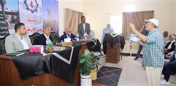 محافظ السويس يستمع لمطالب المواطنين ويؤكد استمرار اللقاءات الجماهيرية لتحقيق الإستجابة السريعة
