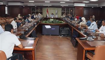   نائب محافظ بني سويف يعقد اجتماعاً لتنظيم معرض ومؤتمر النباتات الطبية والعطرية 