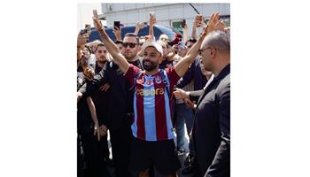   استقبال أسطوري لـ صلاح في تركيا.. الإعلام الفرنسي: شعبية "الملك المصري" تتجاوز المستطيل الأخضر