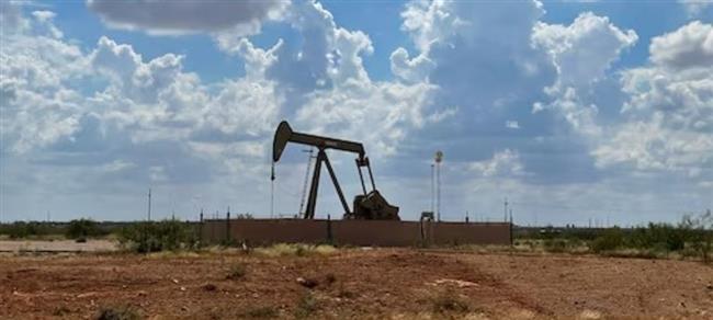 تقلبات السوق تهبط بصفقات التنقيب وإنتاج النفط والغاز الأمريكية