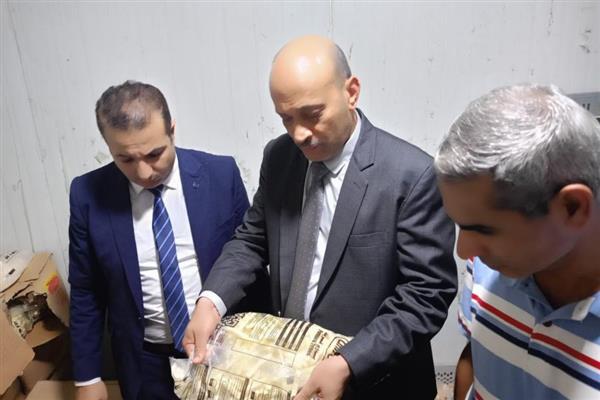 ضبط أكثر من 4.5 طن عسل أسود بمصنع غير مرخص وربع طن بطاطس منتهية الصلاحية في الغربية
