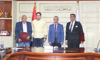   محافظ بني سويف يشهد توقيع برتوكول إنابة بين المحافظة وهيئة الأبنية التعليمية