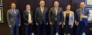 رئيس البورصة يبحث مع التمثيل التجاري الترويج لسوق المال عالميًا