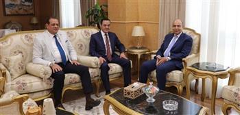 محافظ المنيا يلتقي مساعد أول وزير الداخلية لمنطقة شمال الصعيد بمقر مديرية الأمن