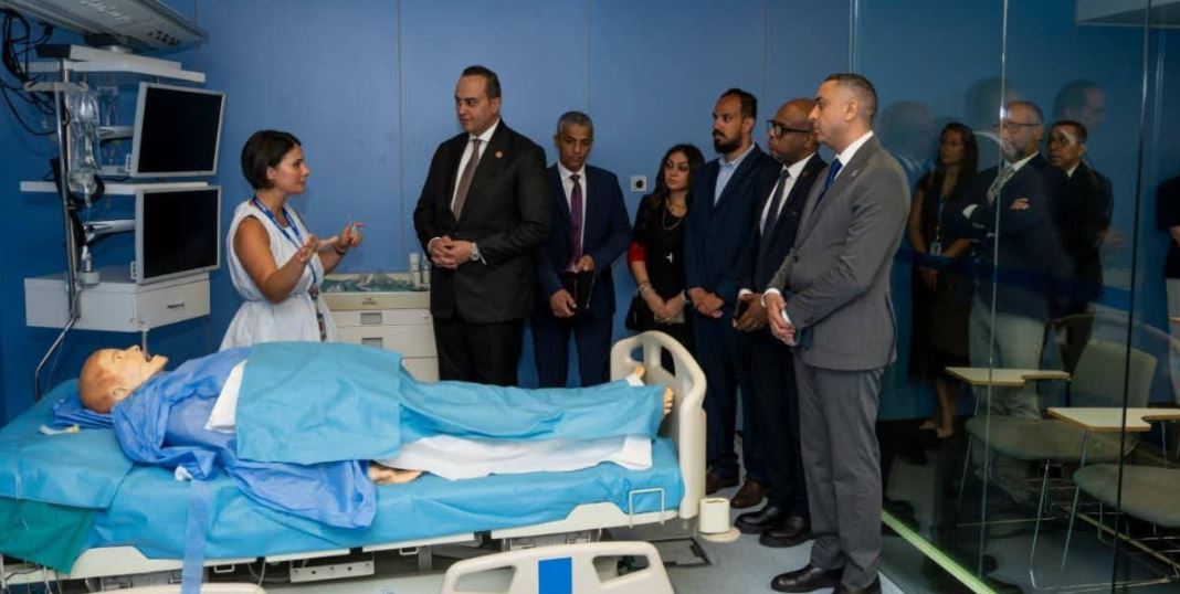 الرعاية الصحية تعزز شراكاتها الدولية.. تدريب 20 طبيبًا مصريًا على الجراحات الروبوتية في تركيا