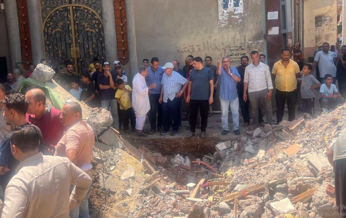 بعد انهياره.. لجنة هندسية تفحص عقار جفصا بالدقهلية