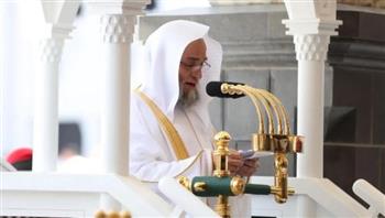   إمام المسجد الحرام يحث المسلمين على قضاء الحوائج