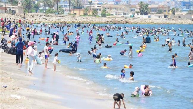 شواطئ وجبال الملح وسوق الأسماك.. بورسعيد تستقبل آلاف الزائرين
