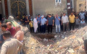   بعد انهياره.. لجنة هندسية تفحص عقار جفصا بالدقهلية