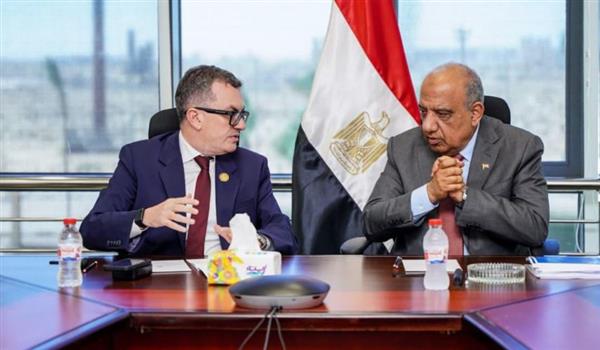 وزيرا الكهرباء و التخطيط يبحثان خطة الاستثمارات وتوفير التمويلات المبتكرة للمشروعات