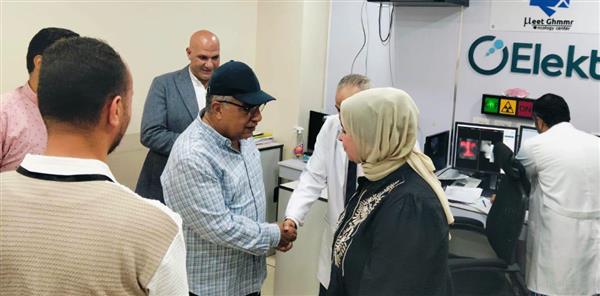 محافظ الدقهلية يكافئ مديرة مركز أورام ميت غمر ويشيد بأداء الفريق الطبي