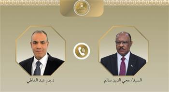 وزير الخارجية يبحث مع نظيره السوداني تطورات الأوضاع في السودان