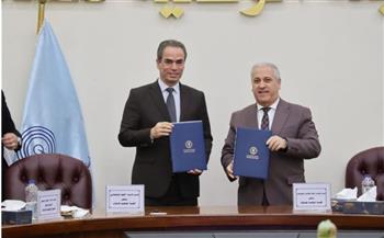   الشوربجي والمسلماني يوقعان بروتوكول تعاون بين هيئتي الصحافة والإعلام