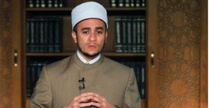 الكعب العالي للمرأة.. أمين الفتوى يحسم الجدل حول حكم ارتدائه
