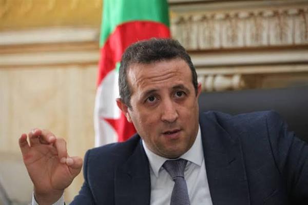 الرئيس الجزائري يعيّن محافظ البنك المركزي وزيرًا للمالية في تعديل وزاري