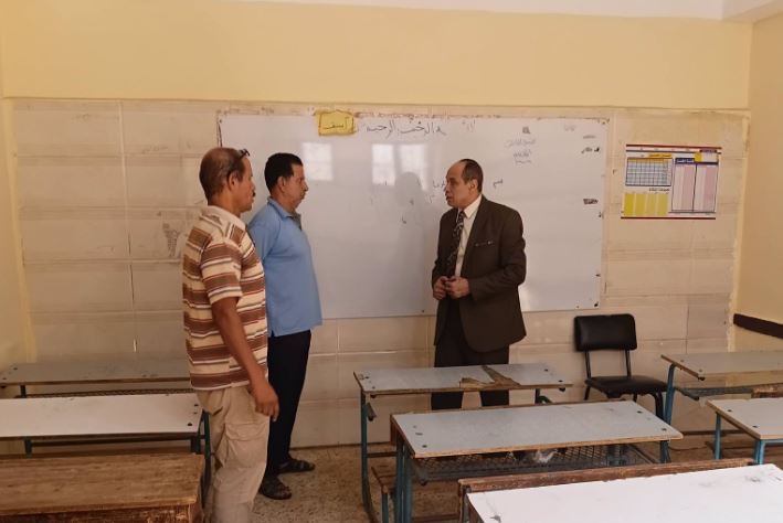 وكيل "تعليم القليوبية" يتابع جاهزية مدارس قليوب لاستقبال العام الدراسي الجديد