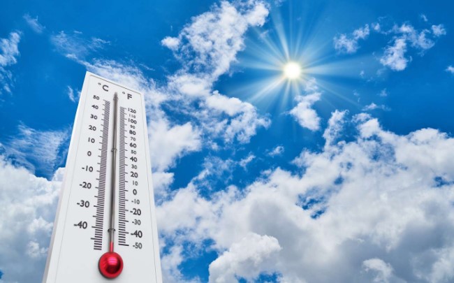 طقس الجمعة.. أجواء رطبة نهارًا وانخفاض طفيف بدرجات الحرارة