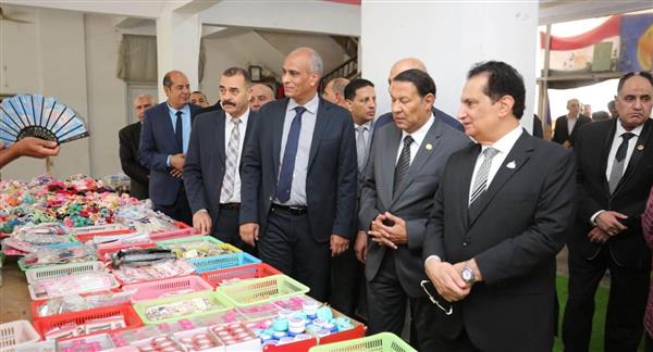 محافظ كفرالشيخ يفتتح معرض «أهلًا مدارس» بتخفيضات 35%