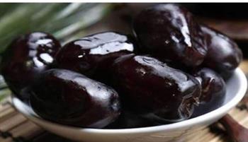   البلح الأسمر والدايت والسكري.. هل حلاوة مذاقه تجعله ممنوعًا؟