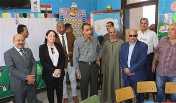 محافظ سوهاج يتفقد مدرسة السيدة نفيسة الابتدائية بجرجا