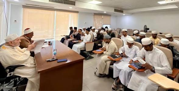 "أكاديمية الأزهر العالمية" تعقد مجلسًا حديثياً ضمن فعاليات دورة «دراسات شرعية حول السنة النبوية» للأئمة
