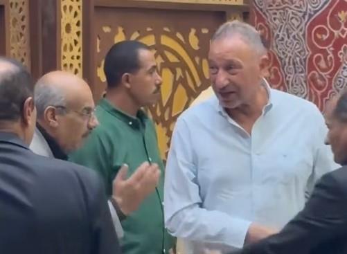 الخطيب وشوبير ومصطفى يونس يقدمون واجب العزاء في نجم الأهلي الراحل