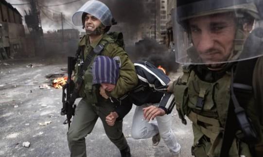 إصابة فلسطينيين جراء قصف الاحتلال الإسرائيلي غرب بيت لاهيا شمال قطاع غزة
