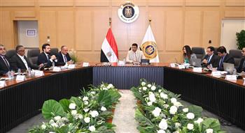 وزير الصناعة يبحث مع مصنعي ومصممي الأثاث سبل تعزيز التنافسية محليًا ودوليًا