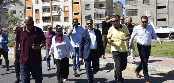 محافظ بورسعيد يتابع تطوير المنطقة الخامسة وطريق ستالينجراد