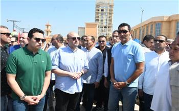   وزير الشباب والرياضة ومحافظ الفيوم يفتتحان مجمع حمامات السباحة بنادي قارون الرياضي 