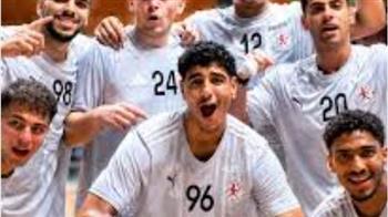 شباب اليد يتوج باللقب الأفريقي بعد الفوز على تونس في النهائي