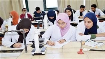  نقيب الأطباء يحذر: 14 كلية طب خاصة بلا مستشفيات جامعية ويطالب بوقف القبول بمجموع 50%