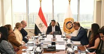 وزير الصناعة يبحث مع البنك الأوروبي مشروعات الصناعة والاقتصاد الأخضر وترشيد المياه
