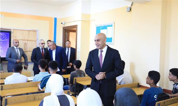 وزير التربية والتعليم يتفقد عددا من مدارس محافظة كفر الشيخ ويتابع جاهزية الفصول