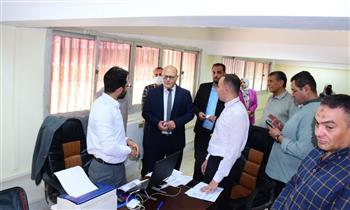   النعماني يتفقد شركة جامعة سوهاج لدعم الابتكار والخدمات التعليمية ويلتقي العاملين بها 